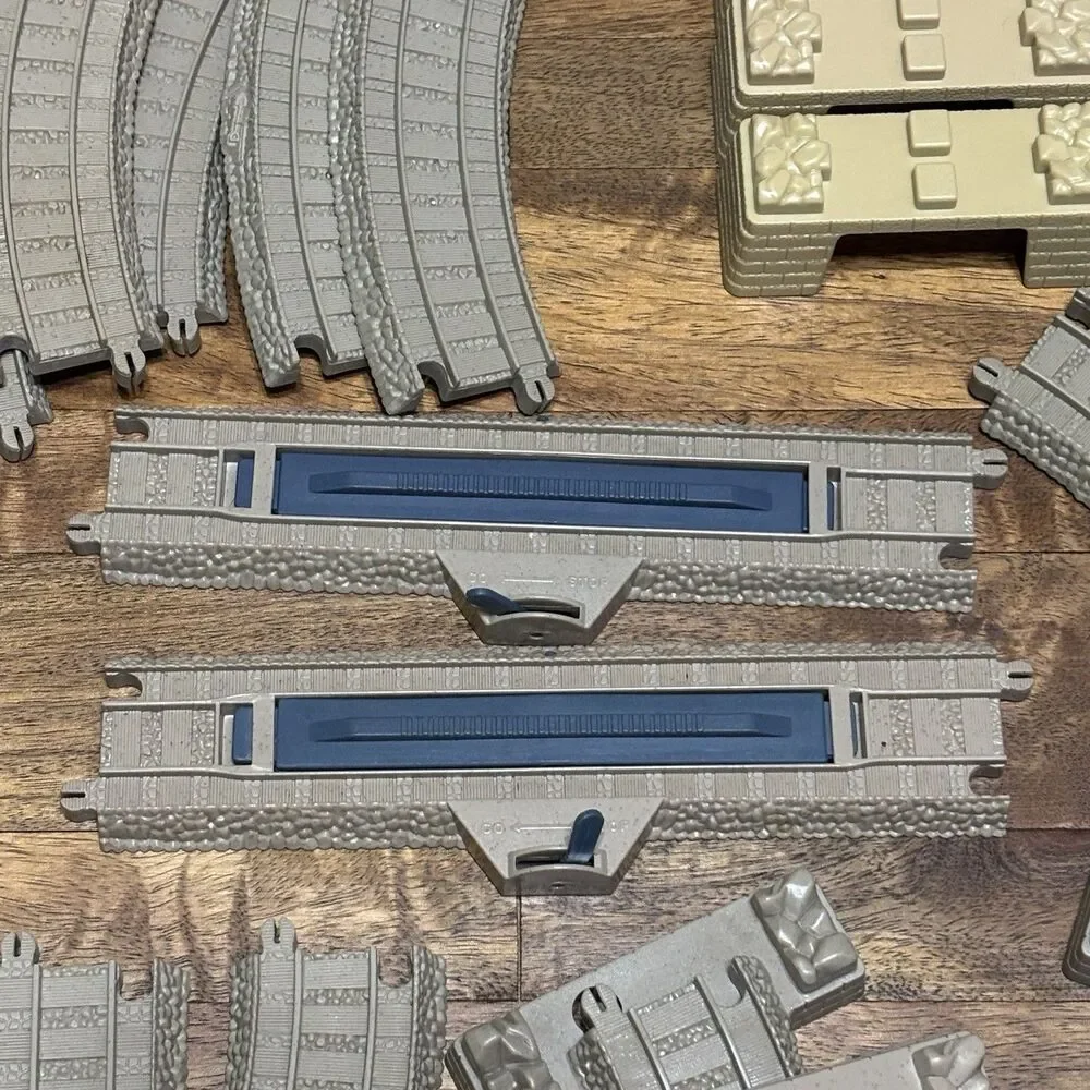 Lot 100 Pcs Thomas the Train Tracks Station Switches Gullane Hit Toy Trackmaster